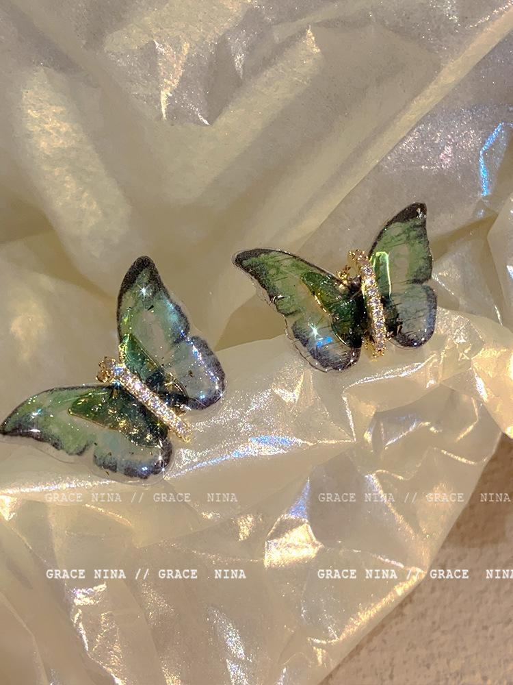 

Light luxury style~ flash diamond butterfly stud earrings women s niche design sense high-end earrings new trendy Mori earrings