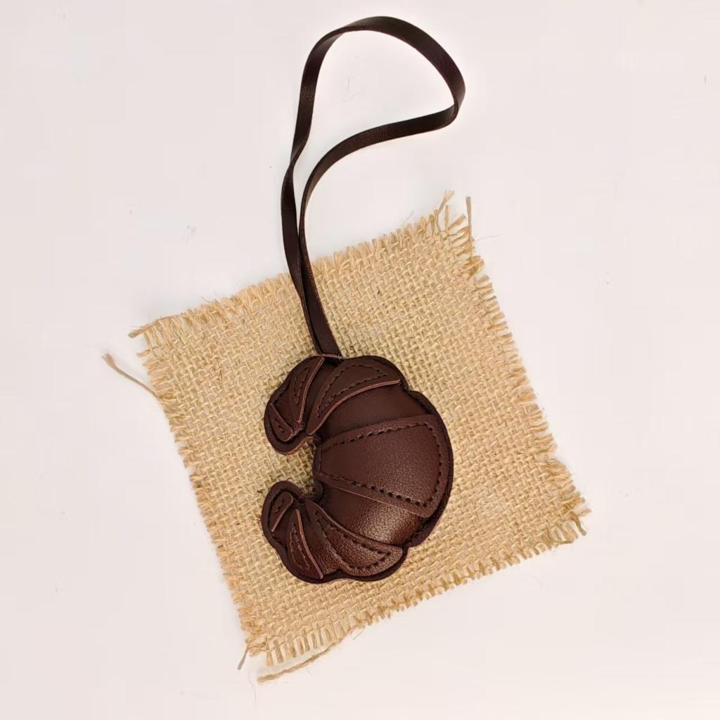 Creative Cow Horn Leather Backpack Pendant Fashion Cute Patchwork Pink White Patch Keychain Clothing Luggage Matching Pendant