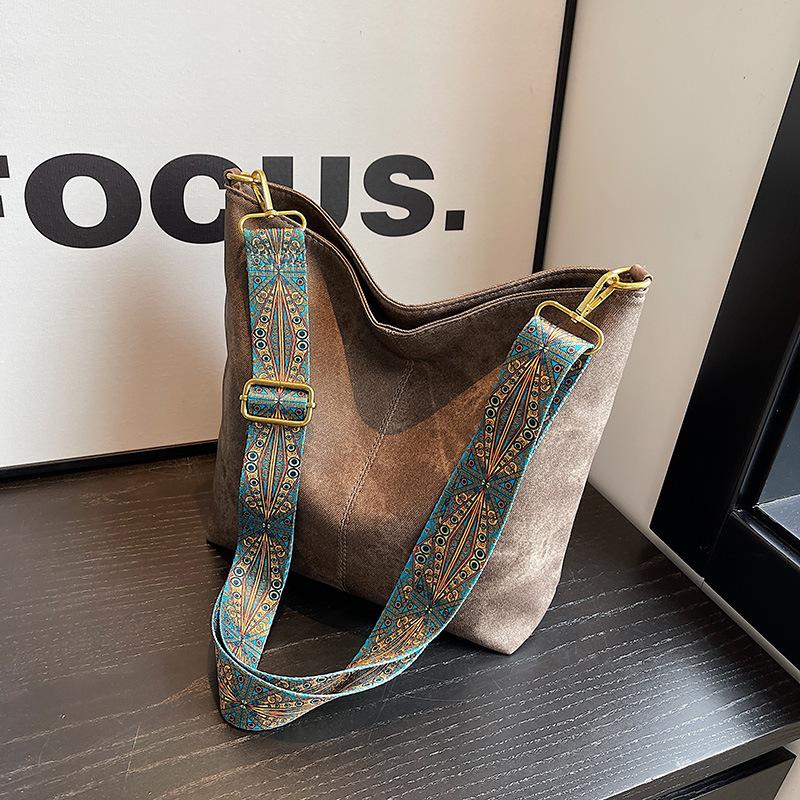 Big bag women's new trendy and high-quality textured bucket bag autumn large-capacity commuter bag