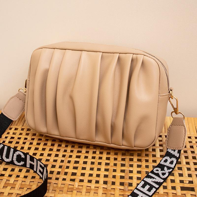 Fashion niche large-capacity new shoulder messenger women's bag, solid color student high-value one piece
