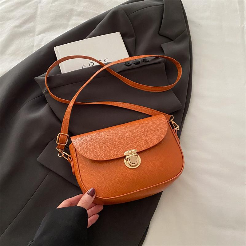 French Niche Bag 2025 New Fashionable Solid Color Texture Shoulder Underarm Bag Spring Versatile Messenger Bag Women's Bag