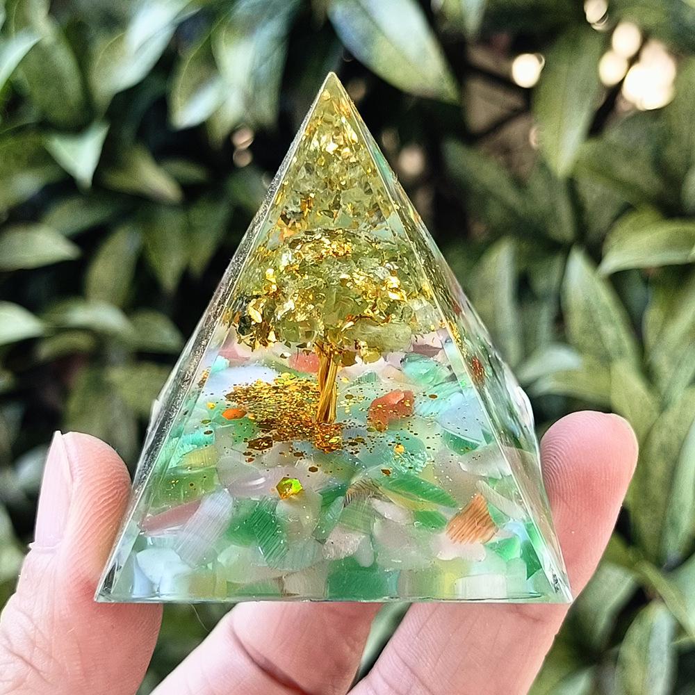 Peridot and Cat s Eye Crystal Pyramid Ornament with Gold Lettering 5cm (Neutral Color Box Packaging)