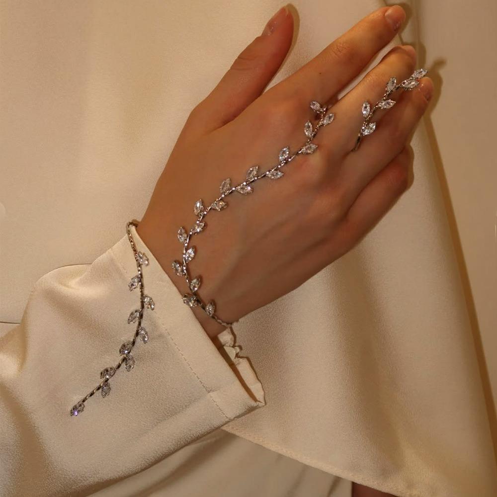 Simple Elegant Fashionable Luxury Bracelet Rhinestones Adjustable Leaf Cubic Zircon Hand Palm Bracelet Hand Piece Jewelry