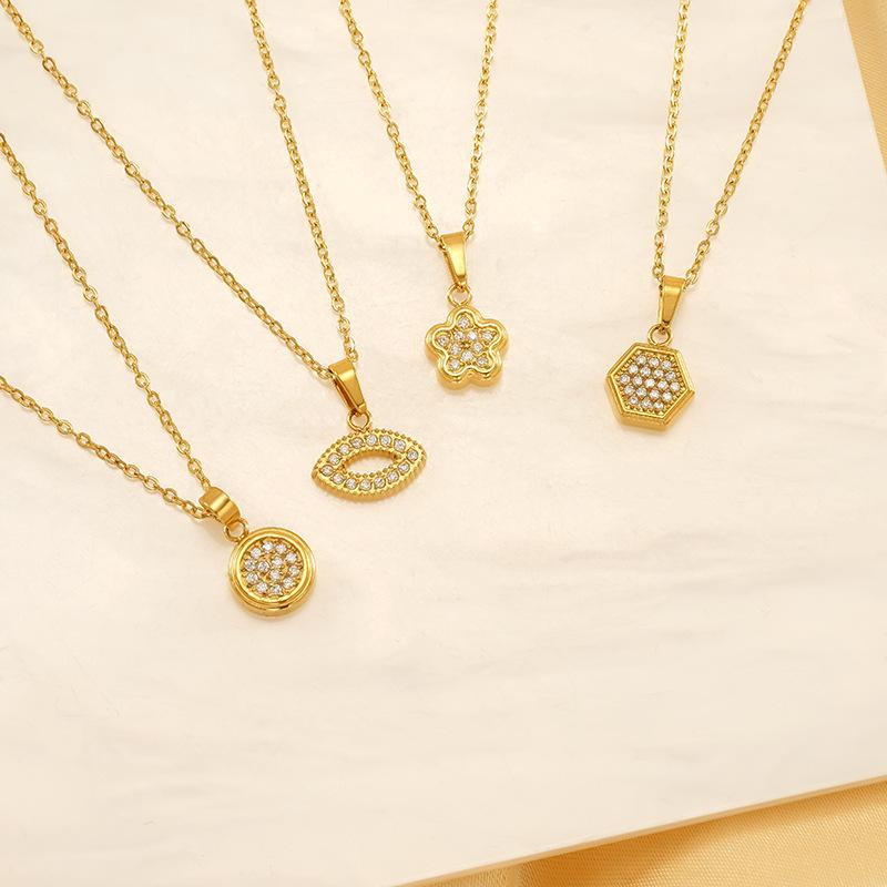 Light Luxury Elegant Gentle Zircon Geometric Necklace Femininity Titanium Steel Gold Clavicle Chain