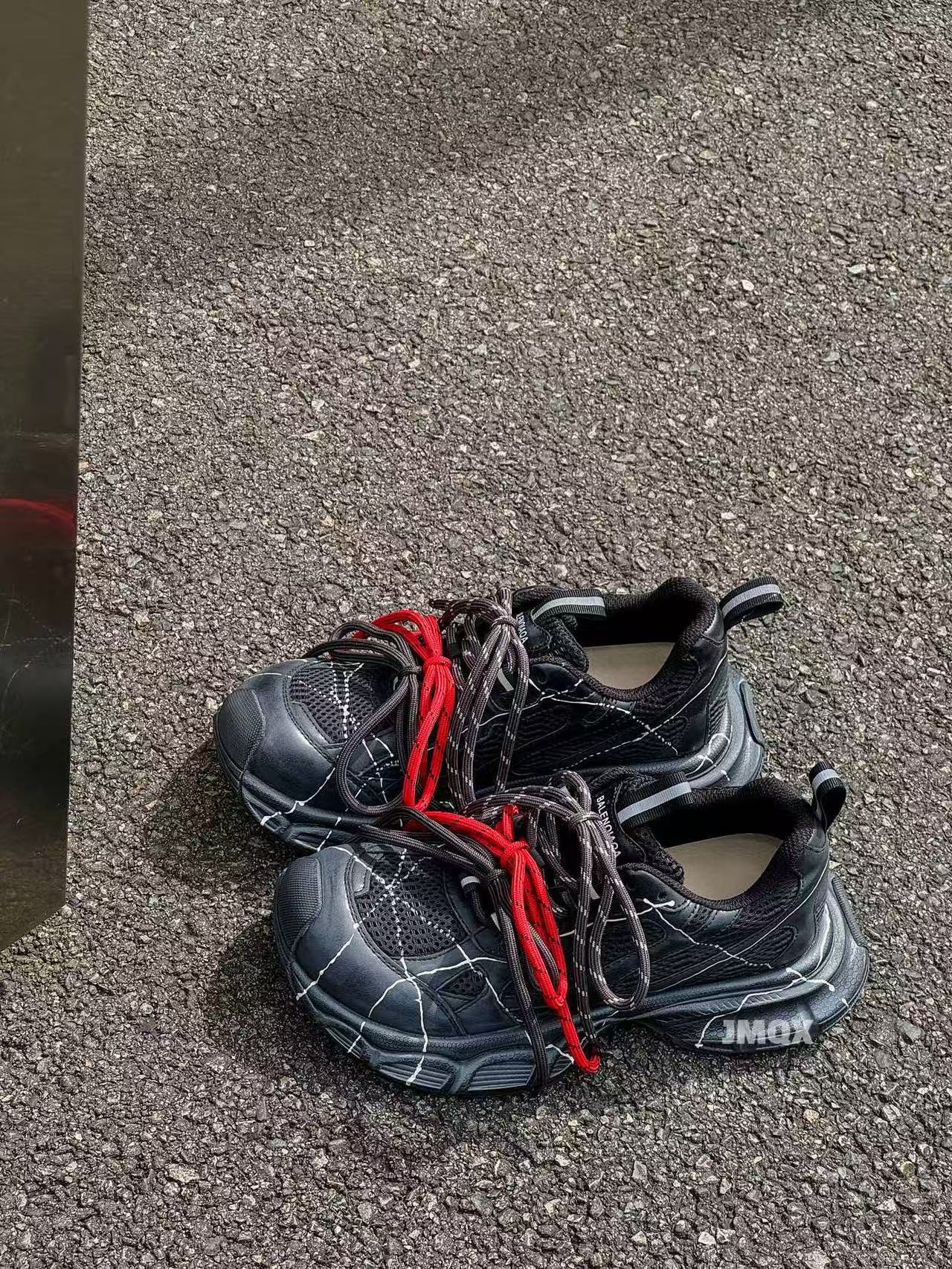 

Ретро полированные граффити платформа папины кроссовки женские новые повседневные туфли на платформе универсальные сетчатые кроссовки 39