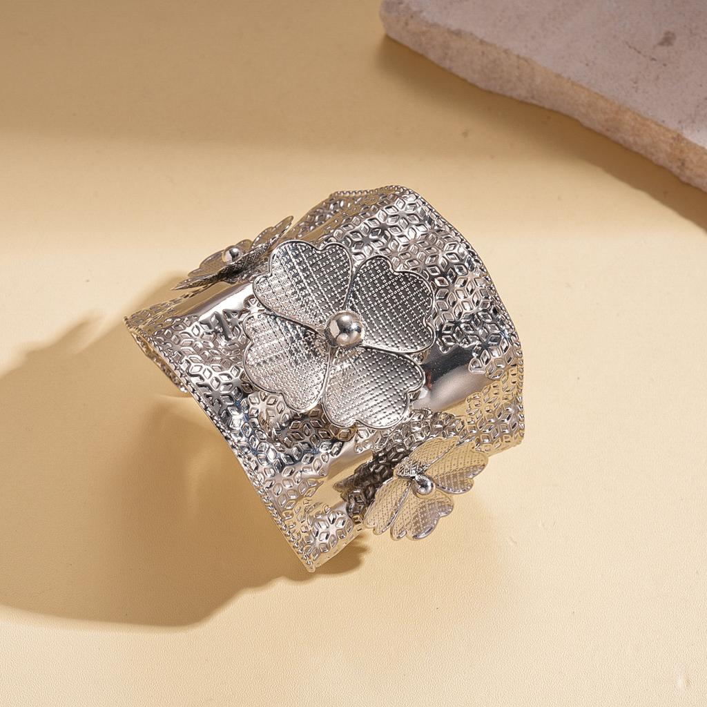 Heavy Industry Metal Folded Flower Opening Bracelet Fashion Ins Unique Jewelry