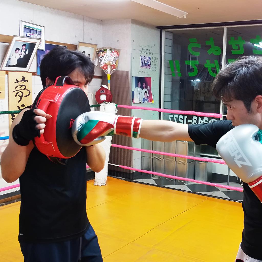 ZHENGTU Kick and Punching Mitts for Boxing by RIZIN Current CFFC Flyweight Champion and 5th DEEP Flyweight Champion Boxing and Punching Gloves for