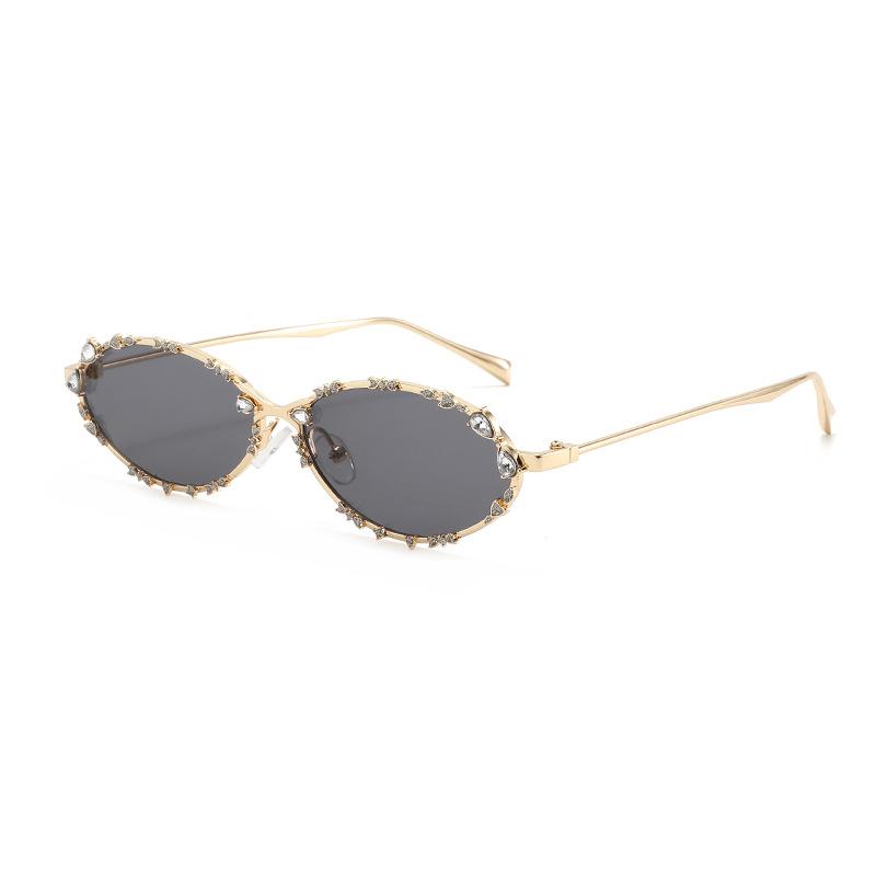 

Luxury Diamond Crystal Sunglasses Women Metal Frame 2026 New Design Fashion Personality Eyewear for Dating Beach Streetwe Y2Kar