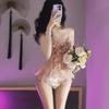 Sexy underwear, quick break, deep perspective, lace flower vine open crotch onesie, hip exposed, sexy and elegant suit v