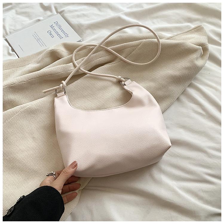 

Retro niche underarm tote bag premium sense 2025 new large-capacity simple casual versatile shoulder messenger bag