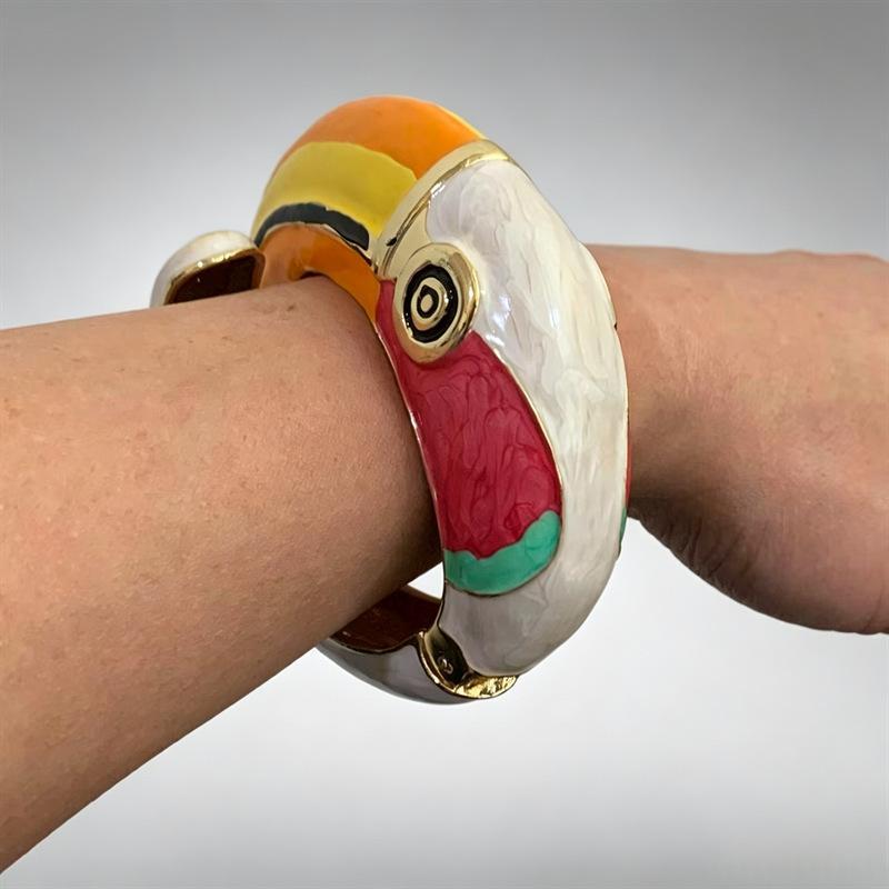 Fashion And Exaggerated Design Colorful Enamel Parrot Choker Necklace Vibrant Shiny Gold Accents For Parties Vacations