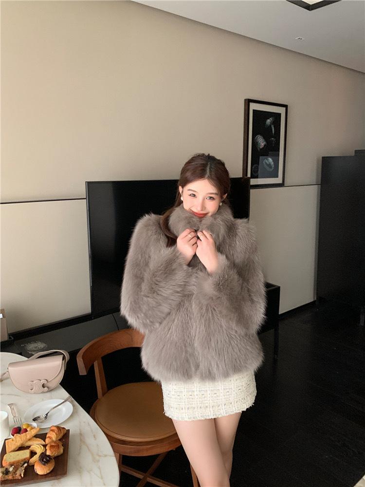 Autumn and winter new imitation fox fur coat light temperament warm thickened coat