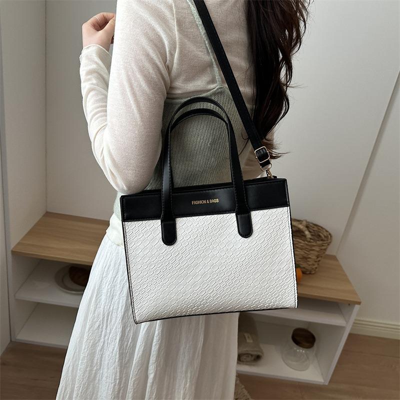 New color matching women's casual new texture spring and summer fashion large capacity portable shoulder messenger bag