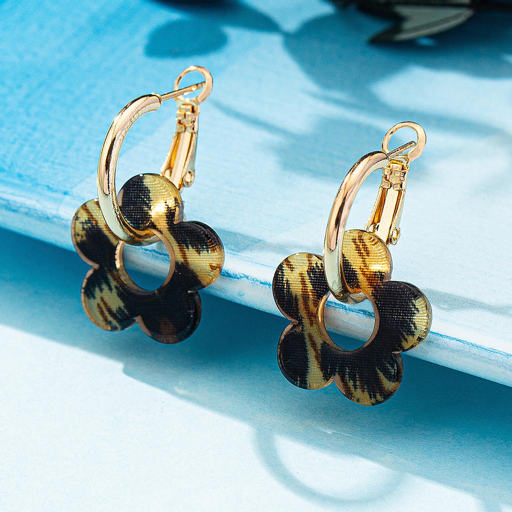Fashion Exaggerated Flower Earrings Women'S Niche Design Sense Color Temperament Elegant Versatile Earrings