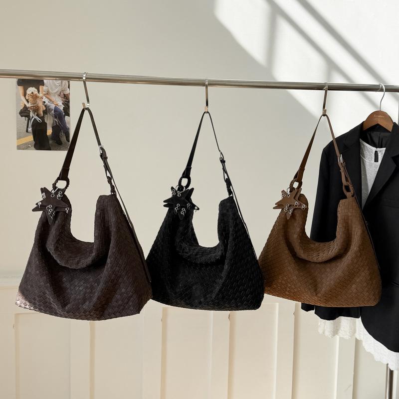 2025 Woven Tote Bag Women's Fashion Versatile Commuter Shoulder Bag Large Capacity Slack Commuter Messenger Bag Bag