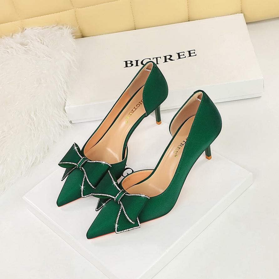 Женские туфли на высоком и тонком каблуке — фото 12