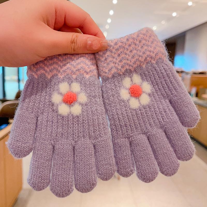 

2023 Новые зимние вязаные перчатки для девочек с цветочным принтом и бантом, плюшевые мягкие перчатки с пятью пальцами, детские теплые перчатки для активного отдыха, детские цветные перчатки 3-6 years old