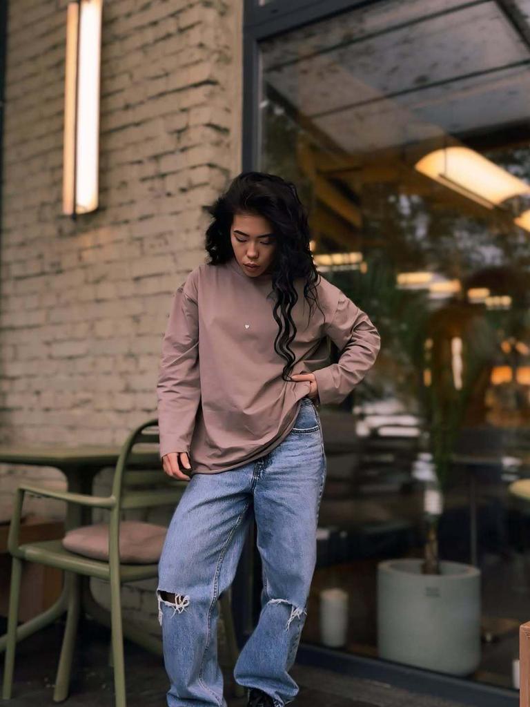 Unisex Heart Print Logo Casual Loose Long Sleeve T-shirt for Early Spring