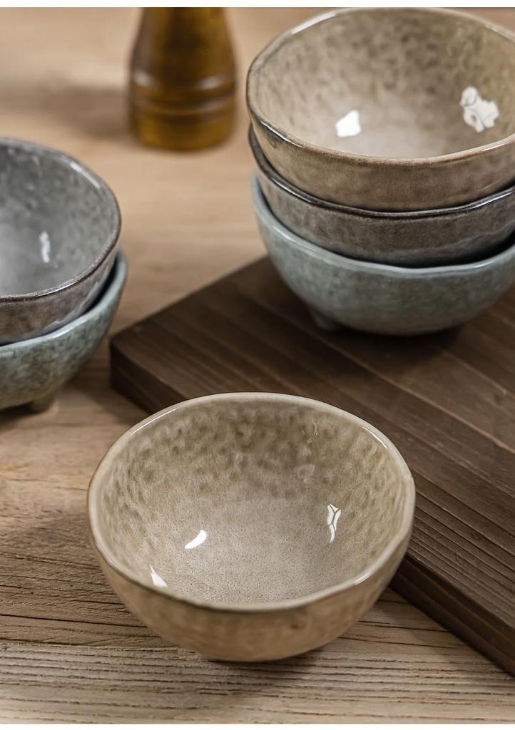 Retro Japanische Ofengebrannte Unregelmäßige Keramikschale - Dreibeiniges Design für Reis, Dessert oder Porridge