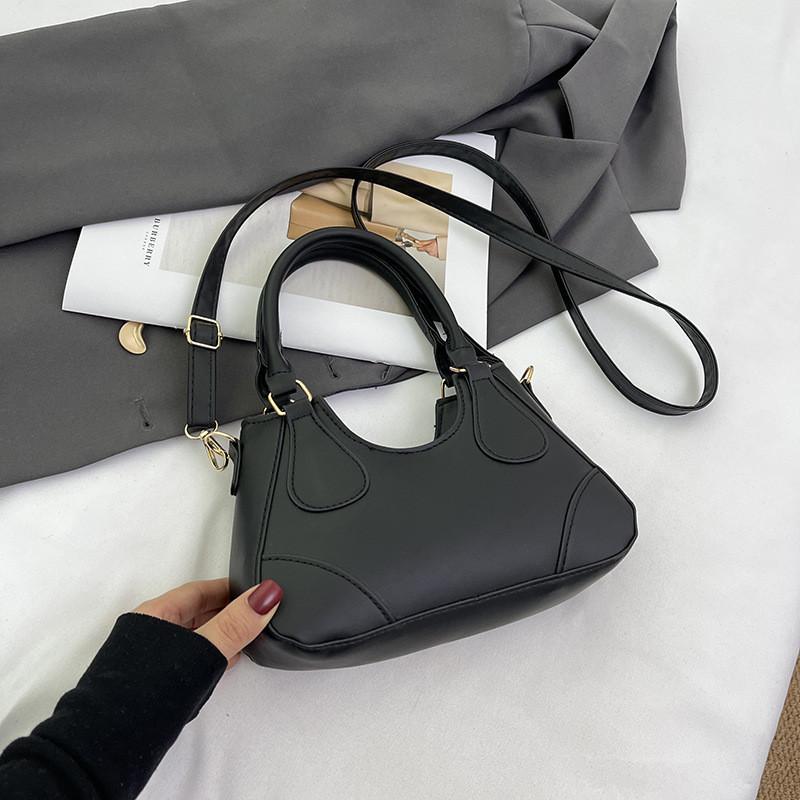 Fashionable Mid-sized Crossbody Handbag In Green With Sleek Square Shape For Women чёрный