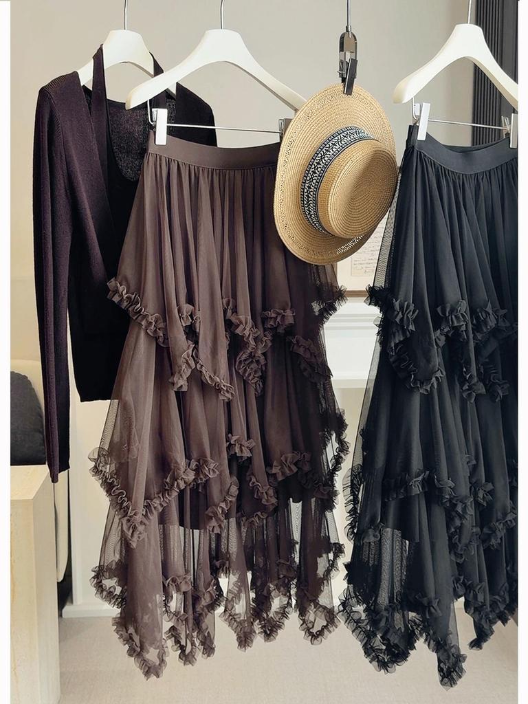 Designerkjol för dam, A-linjeformad, med volanger, i mesh, "tårta"-design - Fluffig, oregelbunden, medellång för vår/sommar