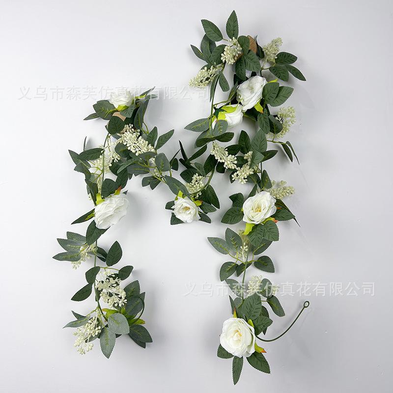 

Искусственная цветочная лоза Лоза из зеленых растений Пластиковый шелковый цветок Украшение для труб кондиционера Настенная лоза camellia Berry vine белый