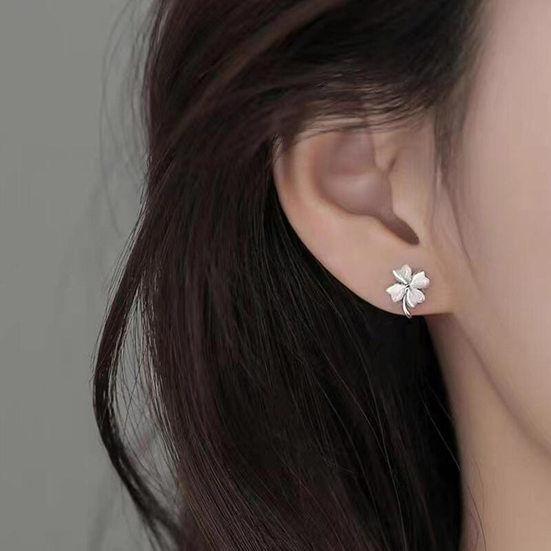 Surgical Simple Silver Four-Leaf Clover Earring Ball Earrings S925
