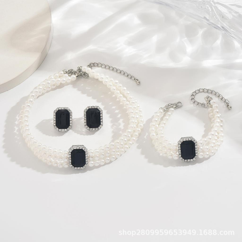 Dress Jewelry Direct Sales Necklace Earrings Two-piece Set Flower Bride Retro High-end Design Set