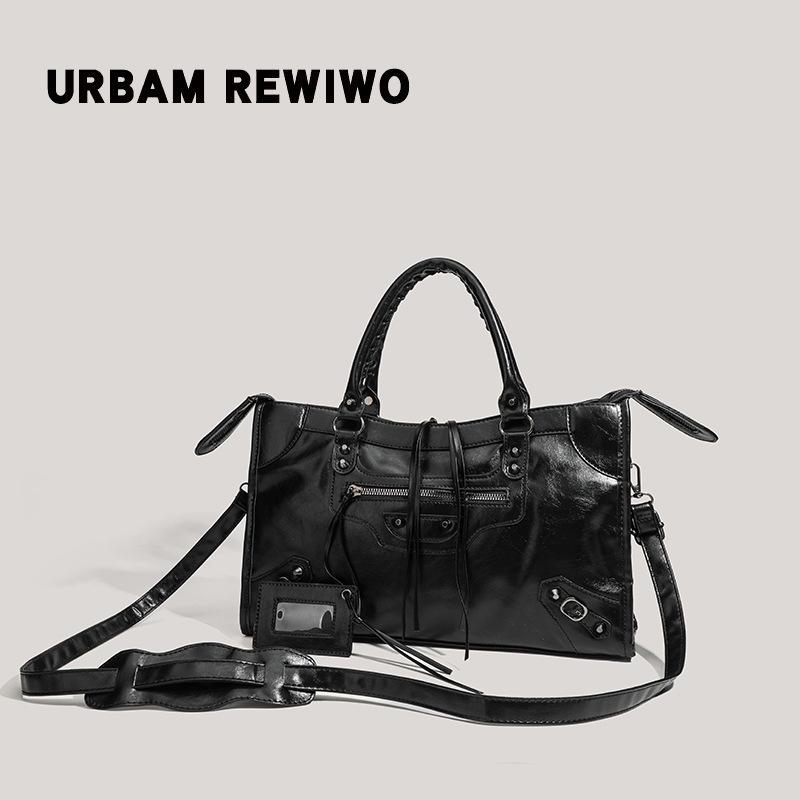 Bags American Retro Shoulder Tote Bags Rivet Locomotive Bags Women Fashion Commuter Messenger Bags Women