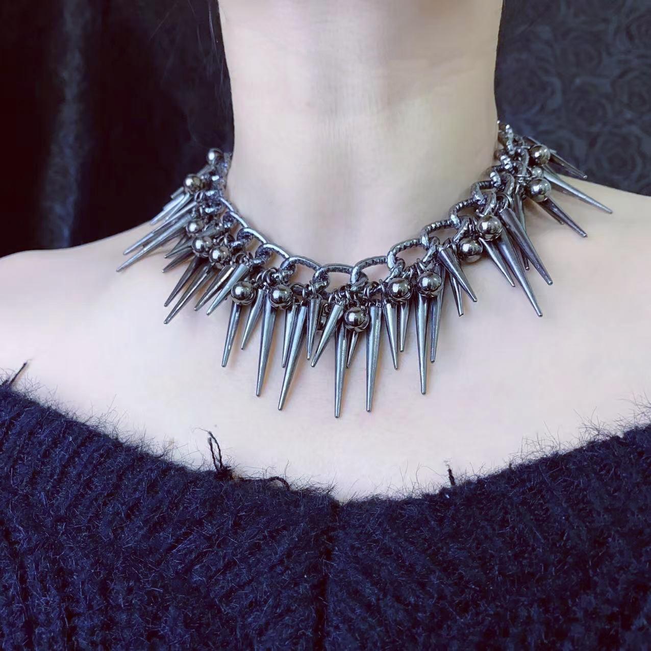 Women s Light Luxury Fashion Niche Rivet Tassel Necklace Rivet chain