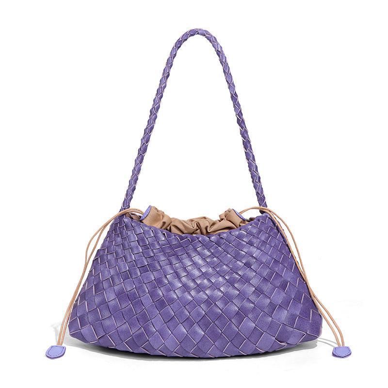 

Handcrafted Woven Shoulder Crossbody Bag Simple Casual Ladies Handbag Underarm Bag Fashion Crescent Soft PU Leather Handbag фіолетовий
