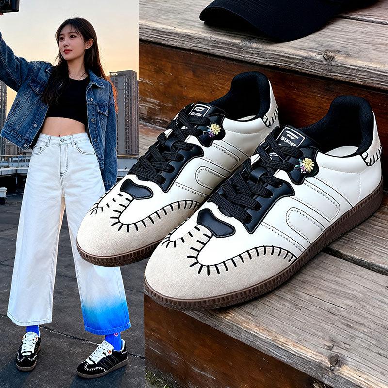 Soft leather retro lace-up color matching German training shoes women's versatile flat-bottomed casual sports shoes Forrest Gump shoes board shoes