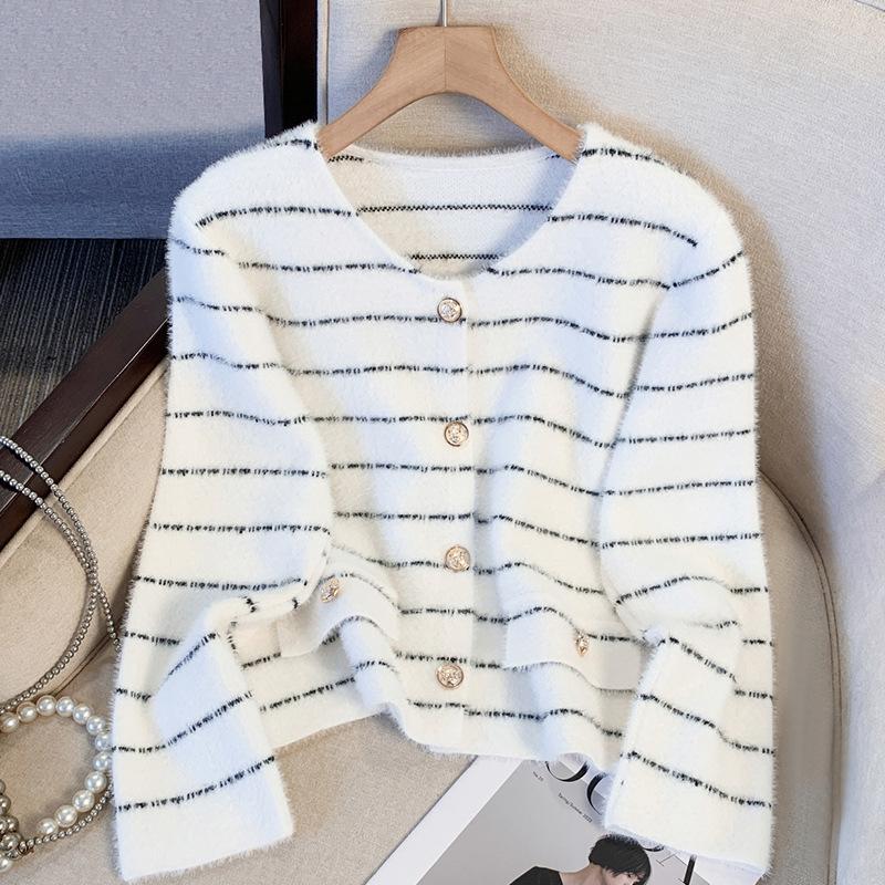 Striped Knitted Cardigan for Women's New Winter Soft and Lazy Sweater with Fashionable Short Top