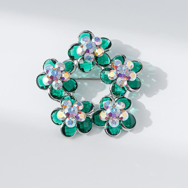 Bo Xin Yun High-End Green Zirconium Plum Blossom Brooch – Elegant Gift Accessory