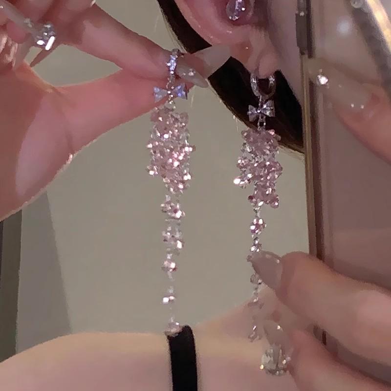 Spicy Girl Vibe: 2025 Sweet & Cool Niche Tassel Earrings - Chic & Slimming Long Design