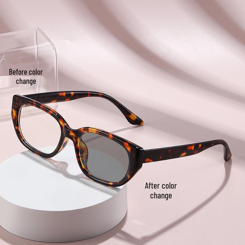 Retro Cat-eye Photochromic Myopia Glasses for Round and Square Faces