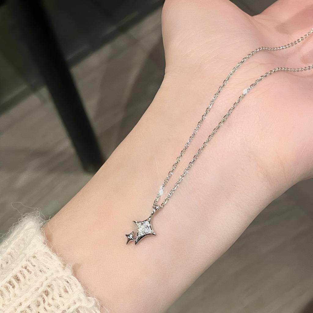 New Four Star Necklace for Women, Light Luxury, Niche, Simple, Wishing Star Pendant, Sweet Style