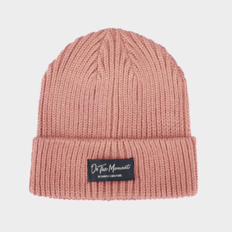 

LOOKING4U Шапка бини с надписью On the Moment C6 Розовая C6 Pink