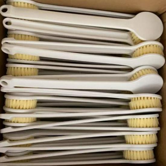 Japanese Long-Handle Bath Brush for Full Body Scrubbing and Exfoliating