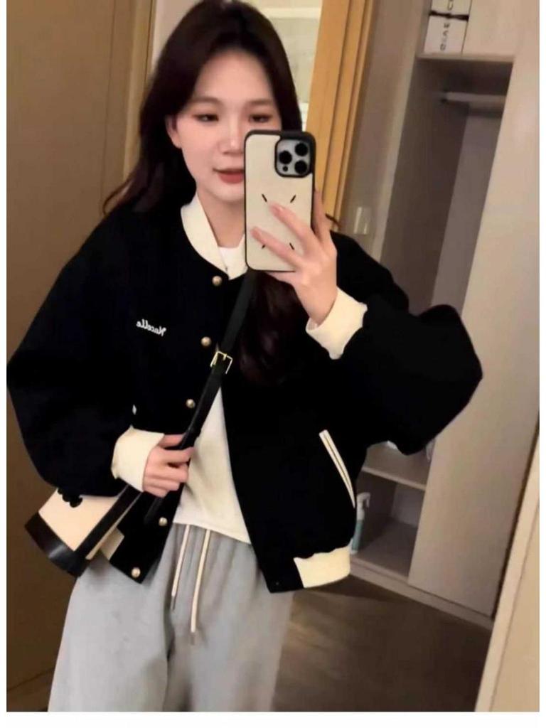 Trendy Women's Color-Block Jacket: Fashion-Forward Spring & Autumn Baseball Style