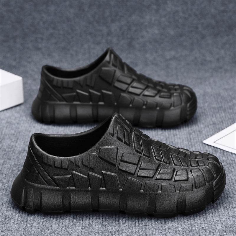 Fashion Men Sandals Oilproof Waterproof Chef Shoes Doctor Nurse Shoes Breathable Garden Sandals Casual Slippers Beach Aqua Shoes