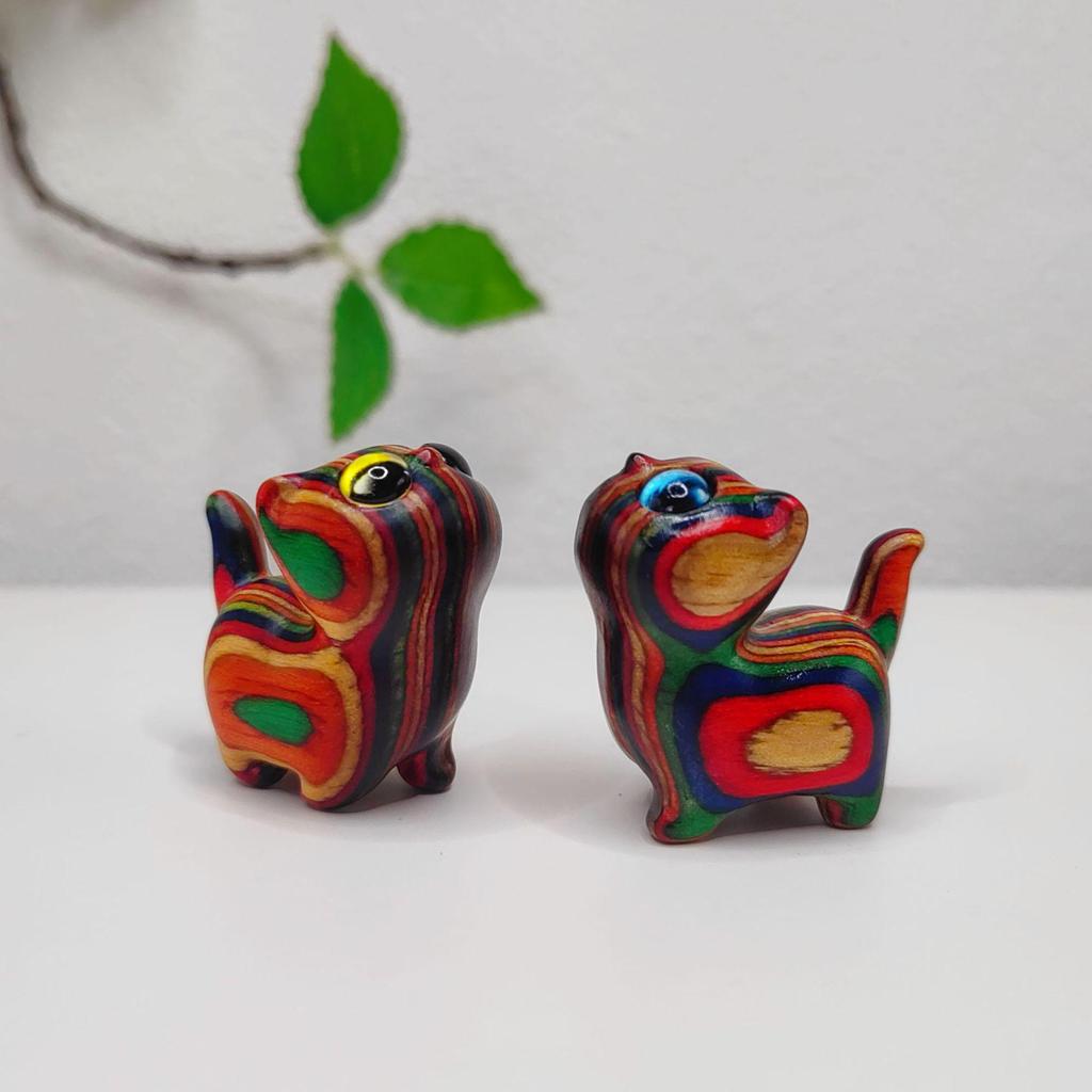 Rainbow Cat Curiosity Hand-Carved Ornament - Creative Animal Car Decor & Birthday Gift