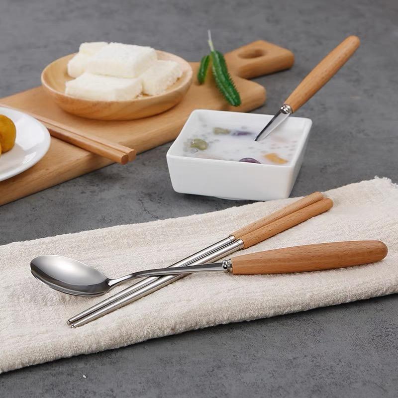 3 Piece Japanese Solid Wood Portable Cutlery Set Creative Camping Gear Student Worker Portable Stainless Steel Cutlery Set