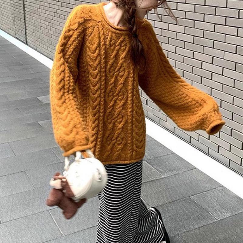 YUNSHU Retro Twisted Round-Neck Pullover Sweater for Women - Soft, Thick, Loose-Fit Knitted Top for Autumn and Winter