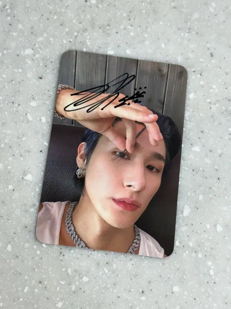 

MONSTA X IM Sign Poka