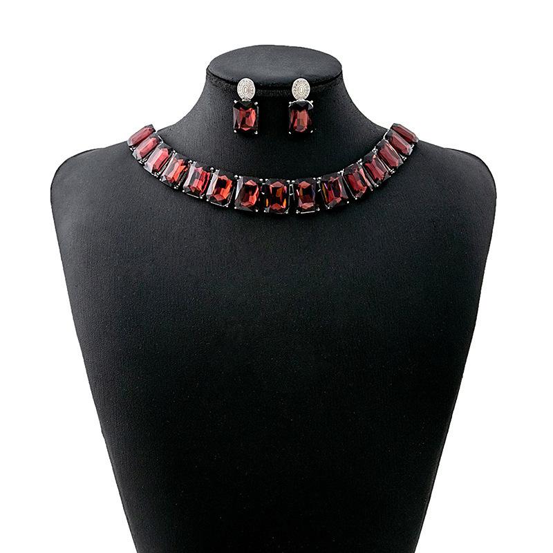 Luxury Crystal Square Jewelry Set, Fashionable And High-End Dinner Accessories Necklace Pendant Earrings