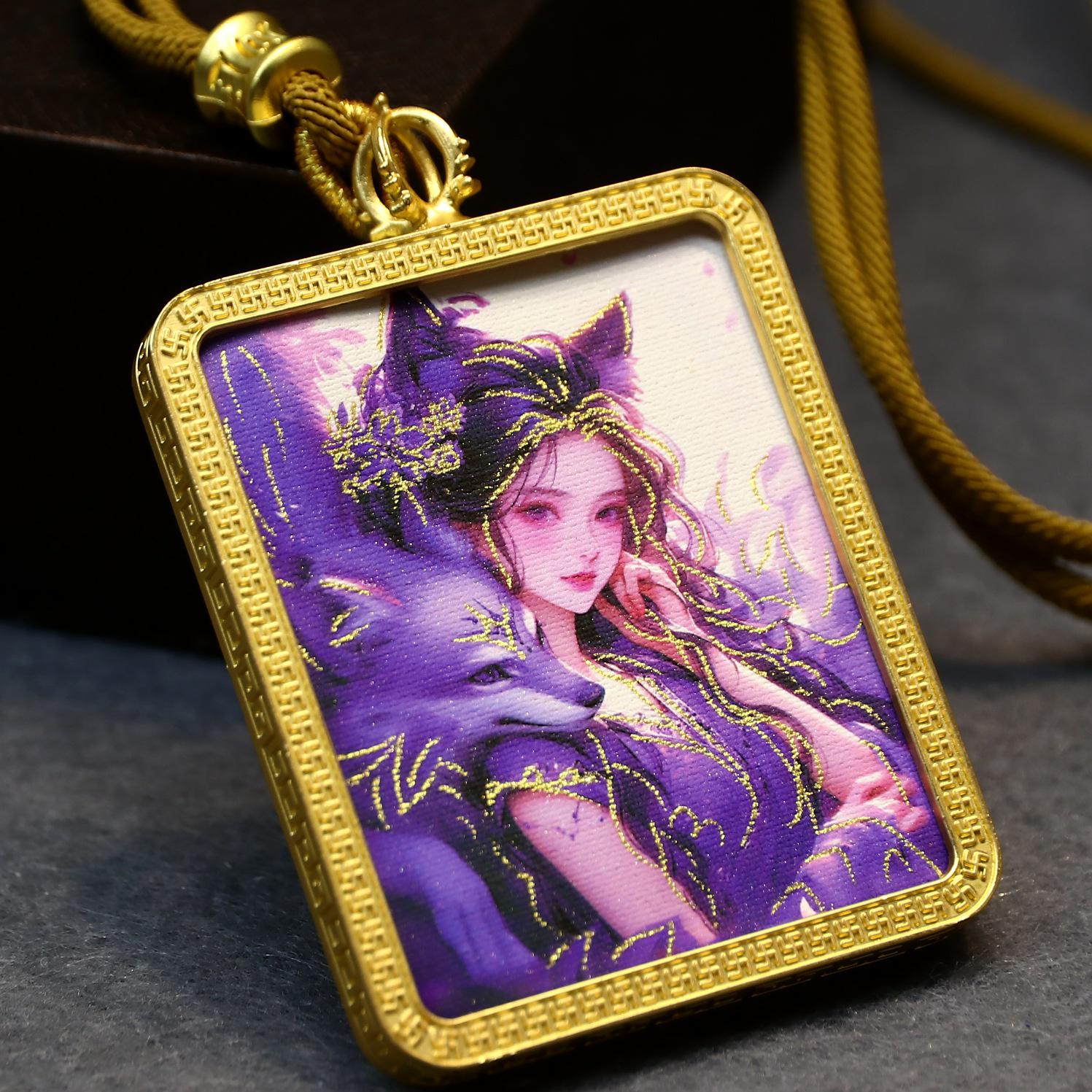 

Тибетский расписанный вручную кулон-танка «Девятихвостая лиса» с позолоченными Махакалой и Желтым Джамбхалой Gilded Core + Case