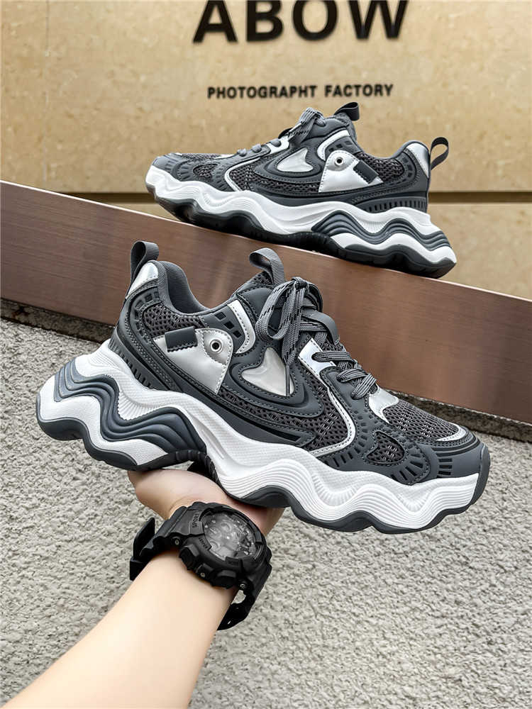 Fashion Perforated Increase Height Men Casual Sneakers Woven Best Selling Golf Shoes Big Size Sports Runings Funky Outside