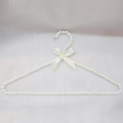 Eleganter Kleiderorganisator aus Kunststoff mit Perlenakzenten Brautkleiderbügel Bügel Perlenbügel Kleidung