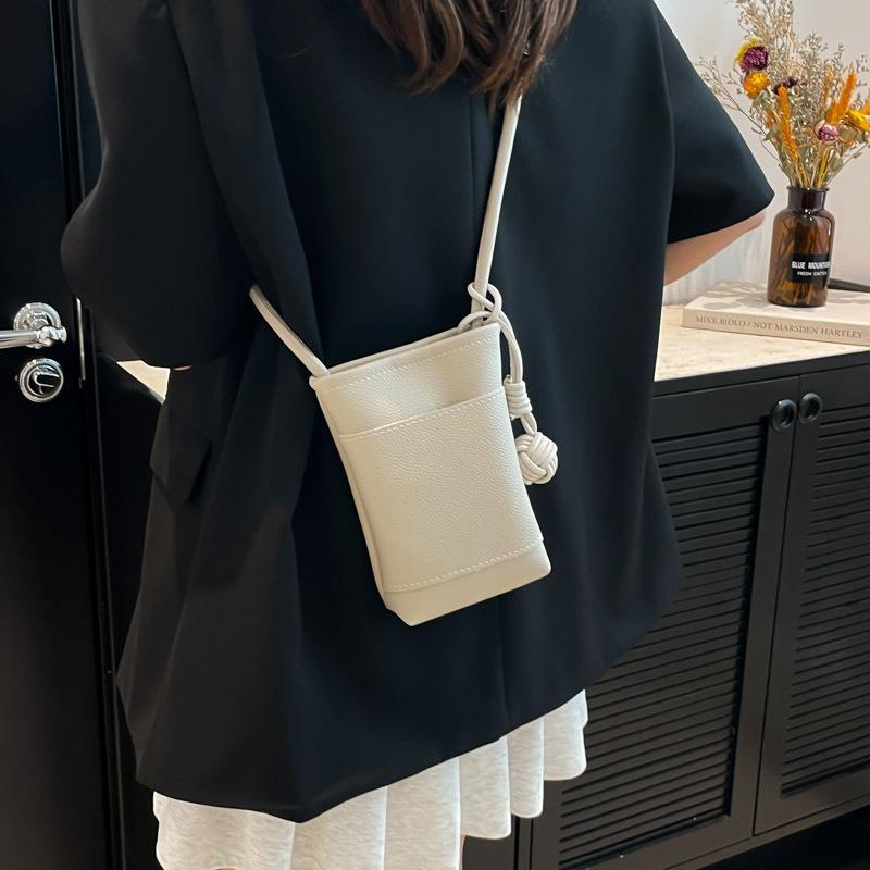 Niche new casual messenger bag vertical mobile phone bag simple and fashionable shoulder bag women's lightweight solid color versatile